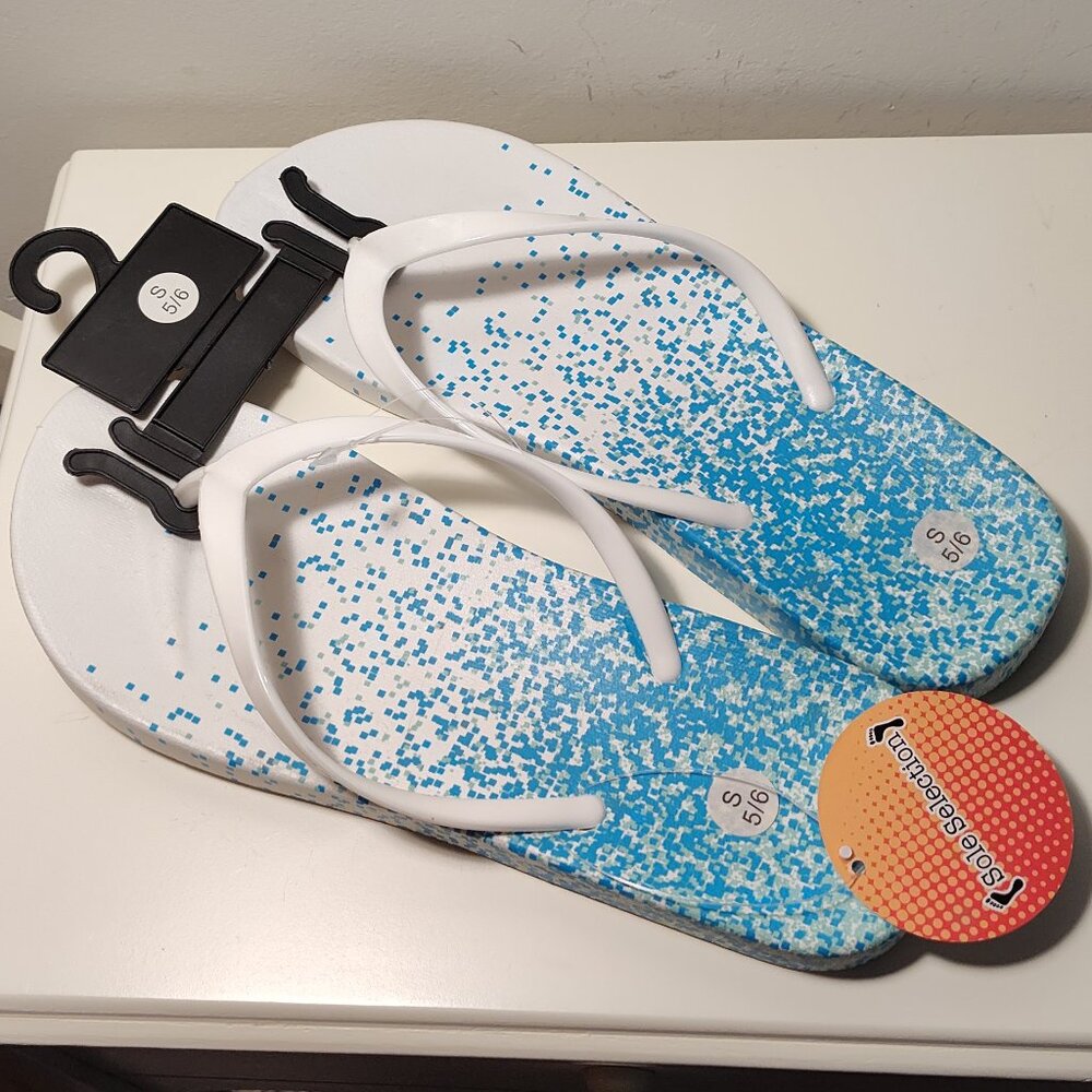 Sole Selection white, green & blue flip flop sandals, new with tags, sz. S (5/6)